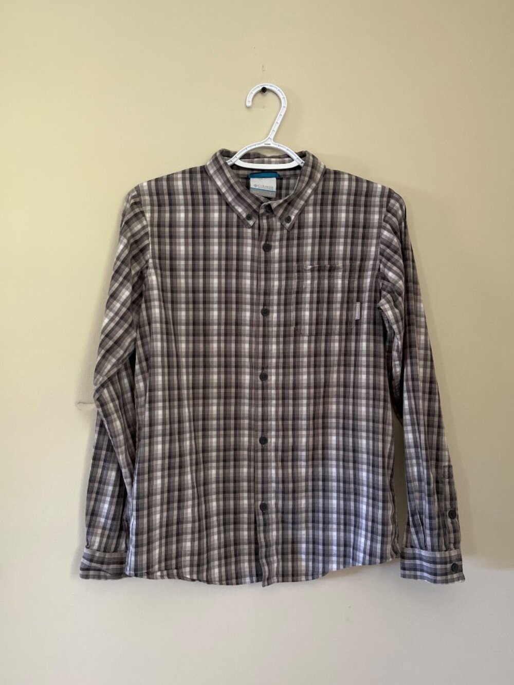 Columbia Sportswear Boys Large (14-16) Gray White Plaid Button Down Pocket